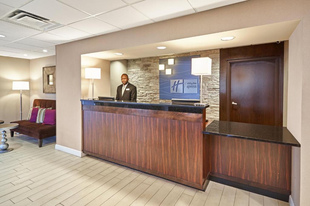 Holiday Inn Express Hotels- Hampton an IHG Hotel Main image 2